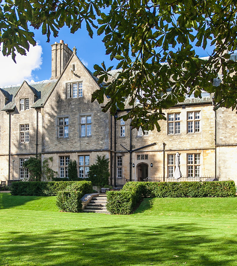 Uppingham School: Di sản Đổi mới từ 1584